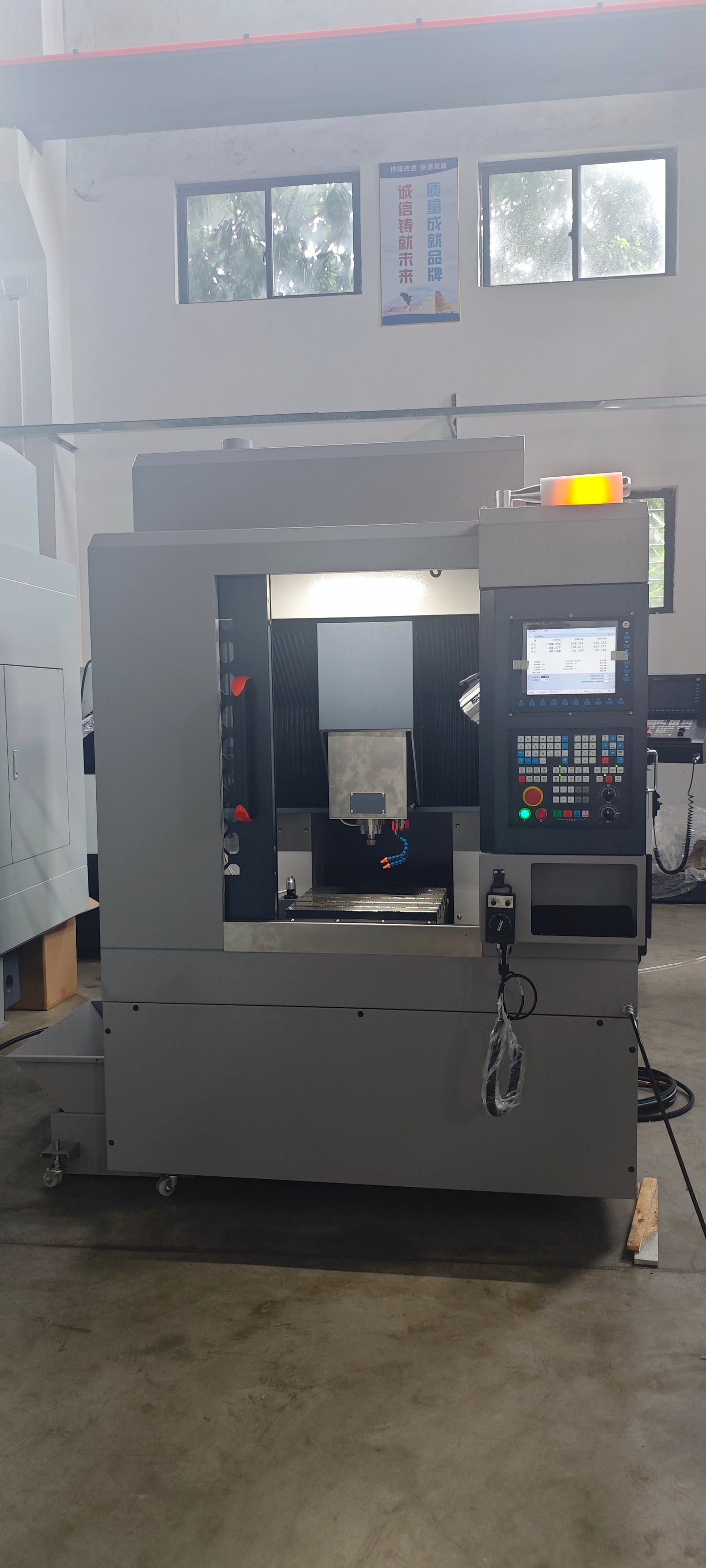 CNC Engraving and Milling Machine M5
