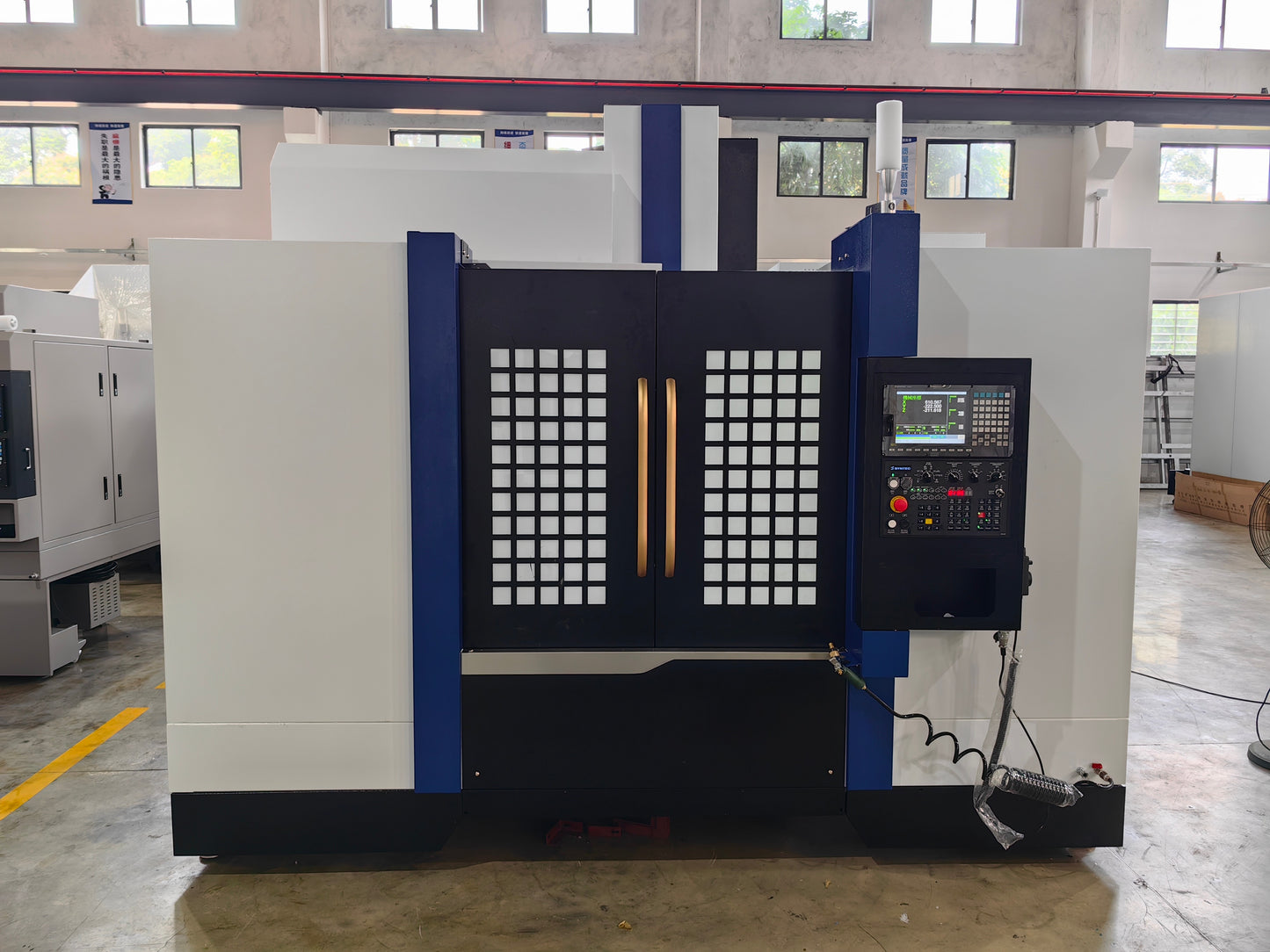 High Precision Three Linear Guide Rail V1100 CNC Machining Center